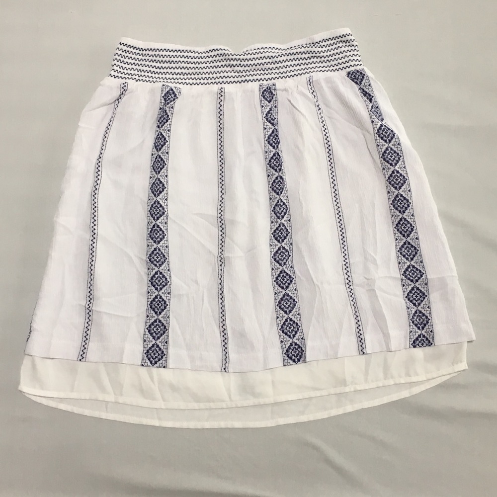 Layered skirt, w/blue detail, inner layer longer